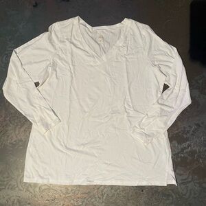 Belle by Kim Gravel Women's White Long Sleeve V-Neck Top